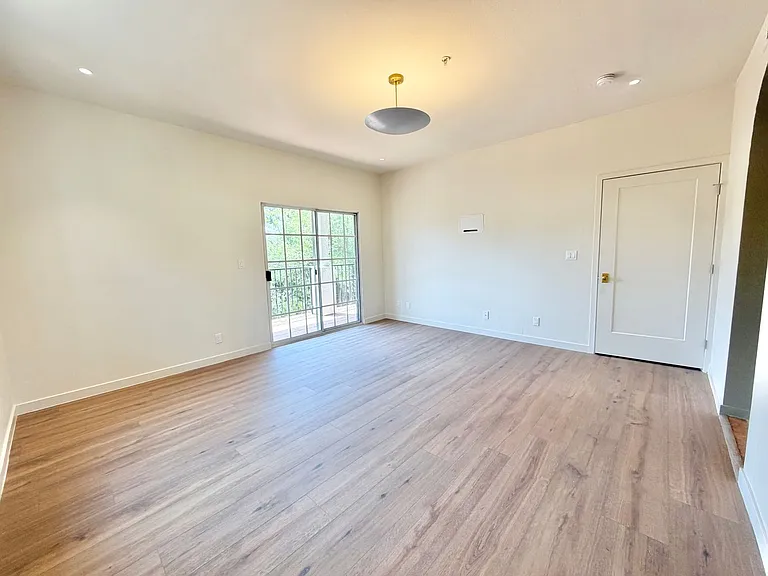 1515 Indiana Ave — Photo 17