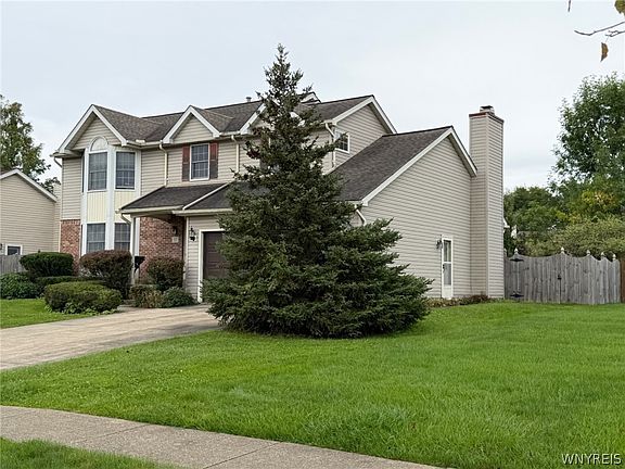 3rd image of 37 Running Brook Dr