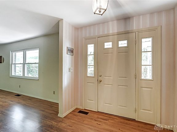 4th image of 1007 Valley Vista Way