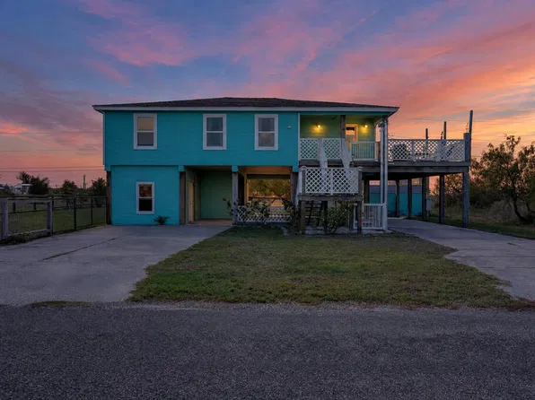 70 W Castle Oak, Rockport, TX 78382