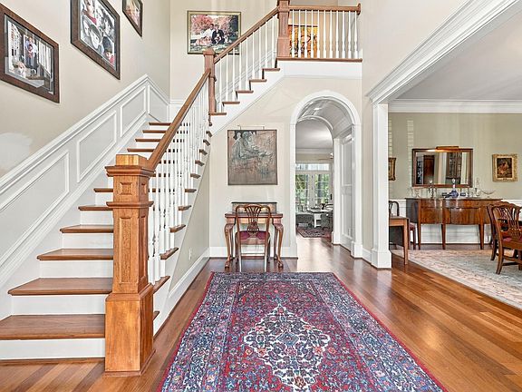 4th image of 226 Oatland Lake Dr.
