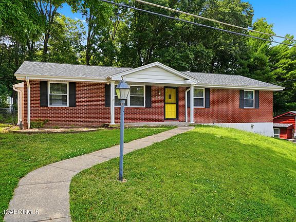 2nd image of 2513 Twin Hills Rd