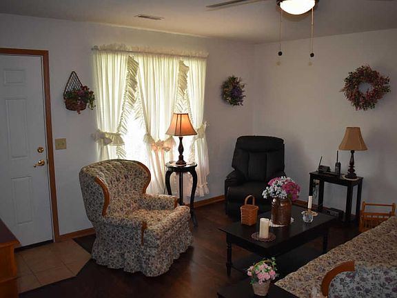 3rd image of 2620 Orchard Park