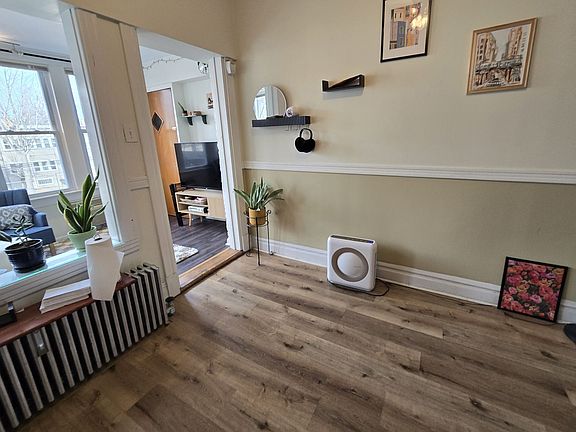 4th image of 1906 W Waveland Ave APT 2R