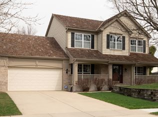 214 Avondale Dr, Palatine, IL 60067