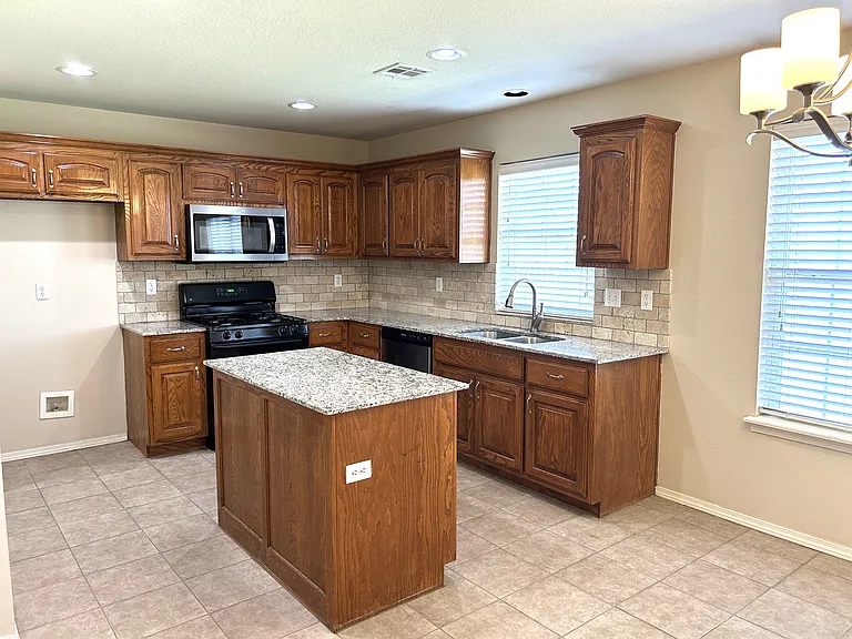 5006 S 196th East Ave — Photo 3
