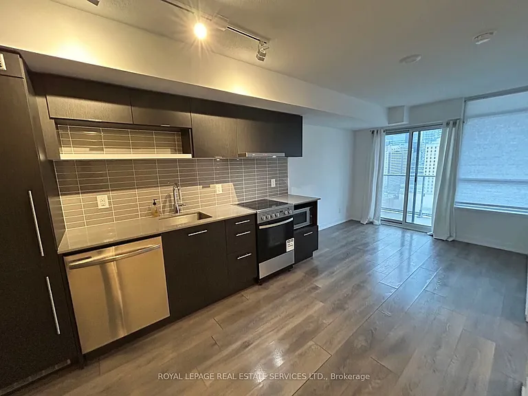 365 Church St #1913 — Photo 4