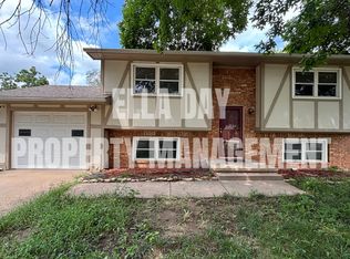 4218 W 11th St N, Wichita, KS 67212