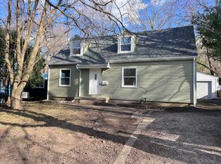 215 Arcadia Dr, Champaign, IL