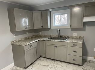 68 2nd Ave FLOOR 2, Cranston, RI 02910