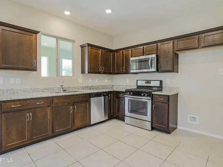 8475 N 171st Dr — Photo 4