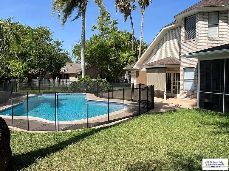 901 Morelos Ave — Photo 4
