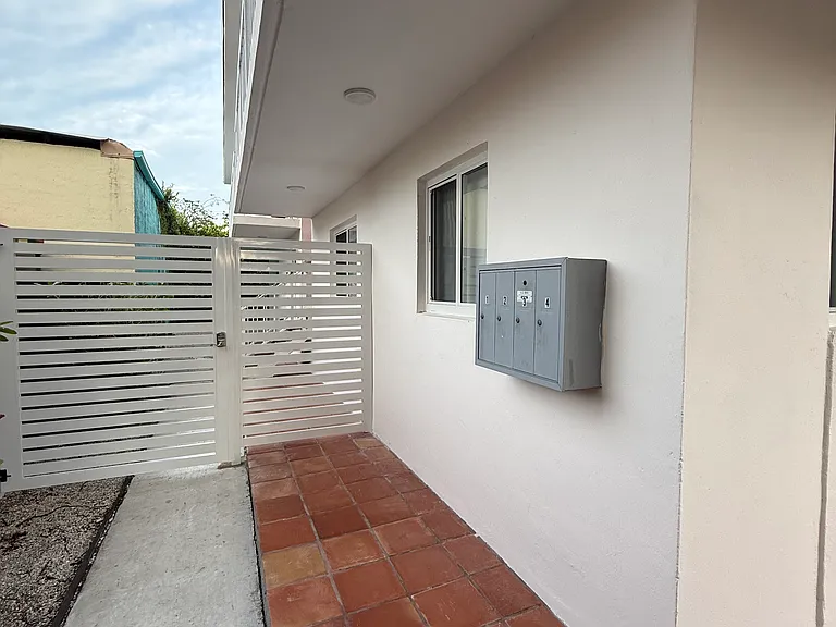 829 SW 9th Ave #2 — Photo 9
