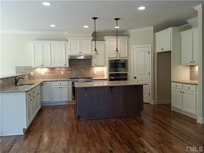 5th image of 6 Ventasso Dr #L209