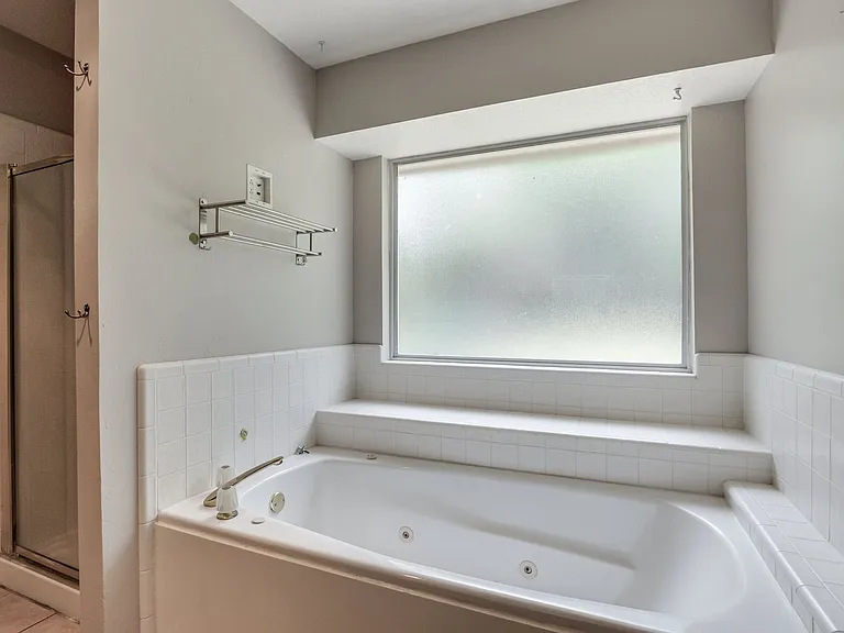 2701 Shady Tree Ln — Photo 30