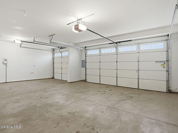 5th image of 8323 W Splitrail Ave