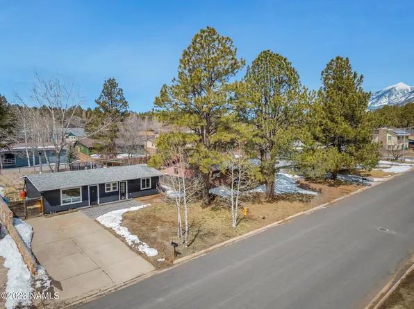 1811 N Turquoise Dr, Flagstaff, AZ 86001