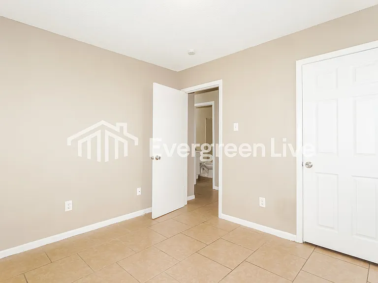 6356 Leamont Dr — Photo 13