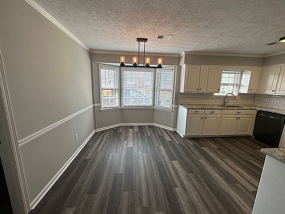Breakfast Area in Kitchen