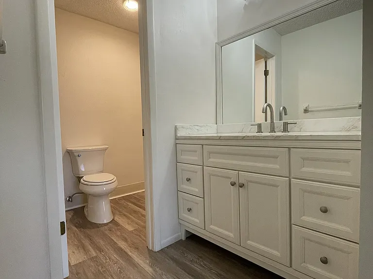 12512 Knollbrook Ln — Photo 33
