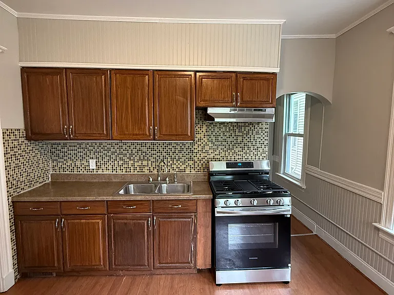 504 Winthrop Ave #B — Photo 8