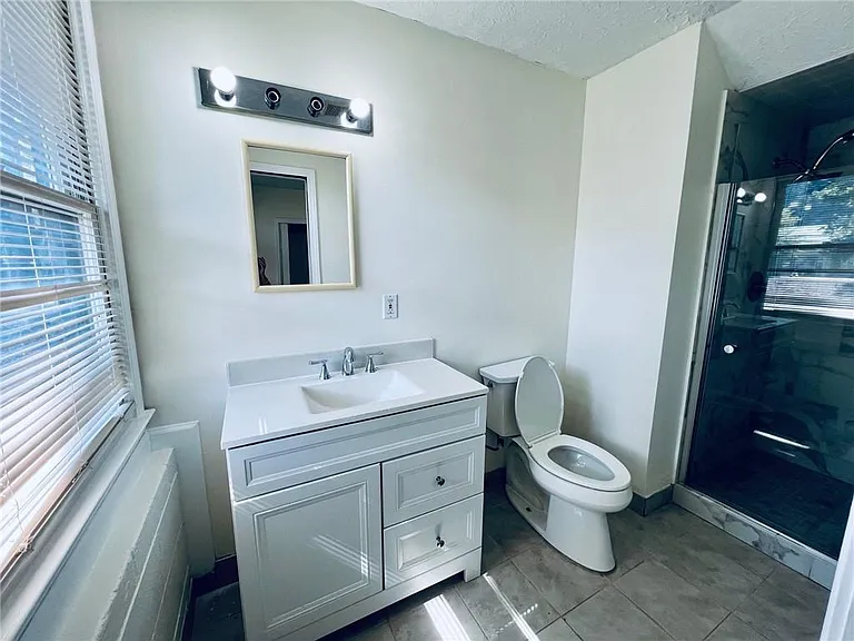 4005 Shallowford Rd — Photo 9