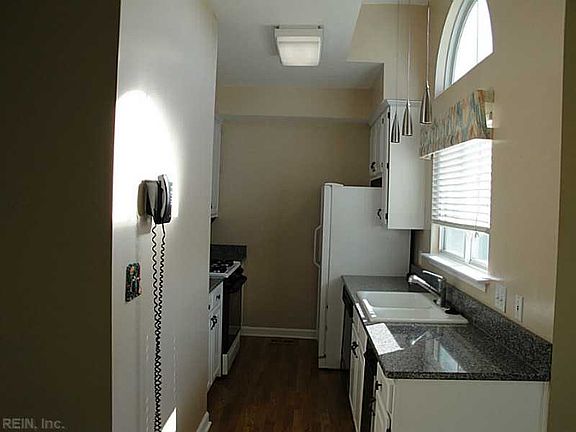 5th image of 9552 Bay Front Dr