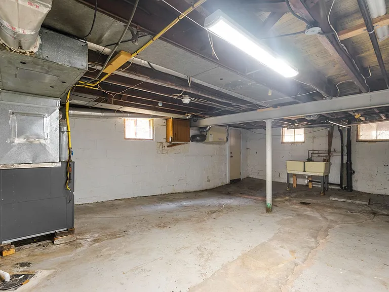 2043 Boggs Ave — Photo 16