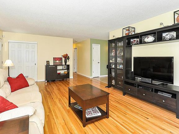 3rd image of 6016 Sumter Ave N