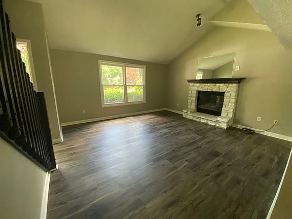 4th image of 326 Beechwood Ct