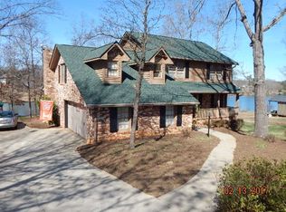 135 Chestnut Lake Dr, Inman, SC 29349