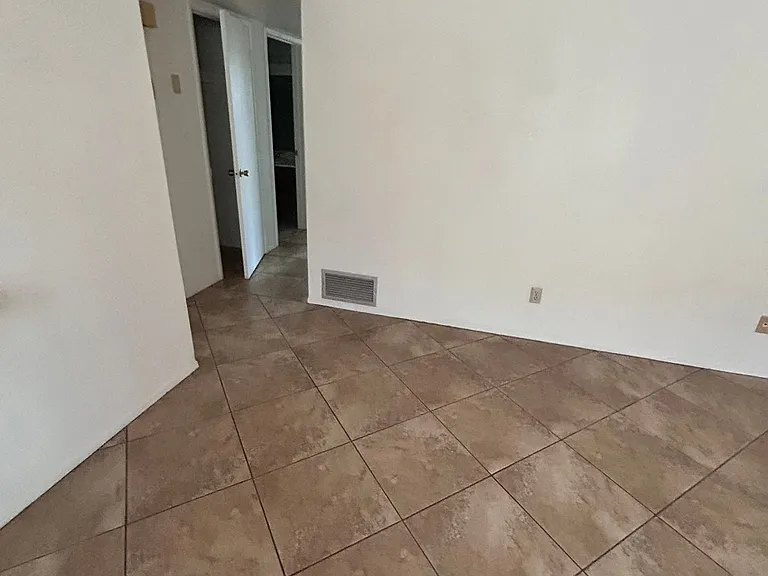 1132 Paseo Juanita #D — Photo 8