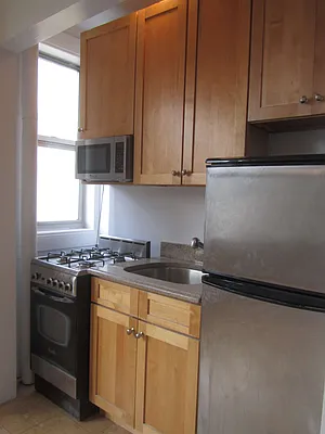 Rented by Beekman Street Realty | media 25