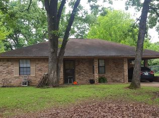 308 Westwood Rd, Palestine, TX 75803