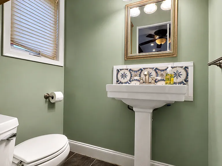 614 Irving Ave #1 — Photo 6