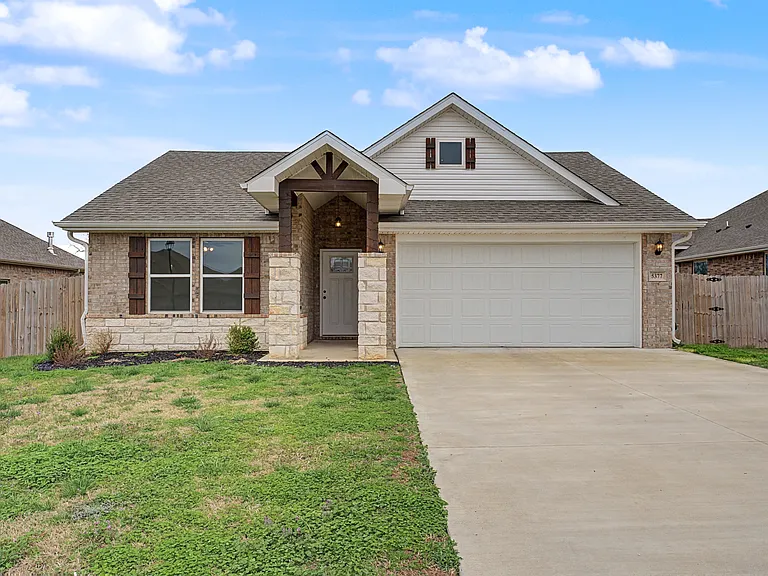 5377 Clear Springs Ave — Photo 1