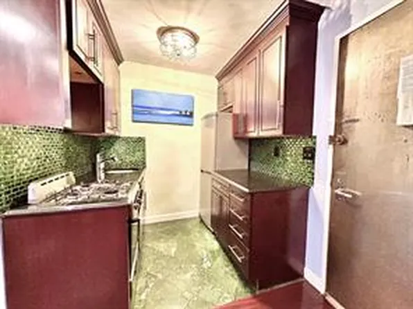 225 East 36th Street image 12 of 19