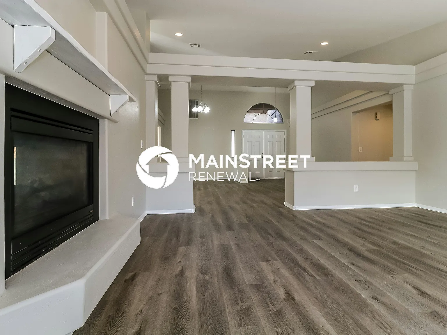 9015 S 50th Ln — Photo 4