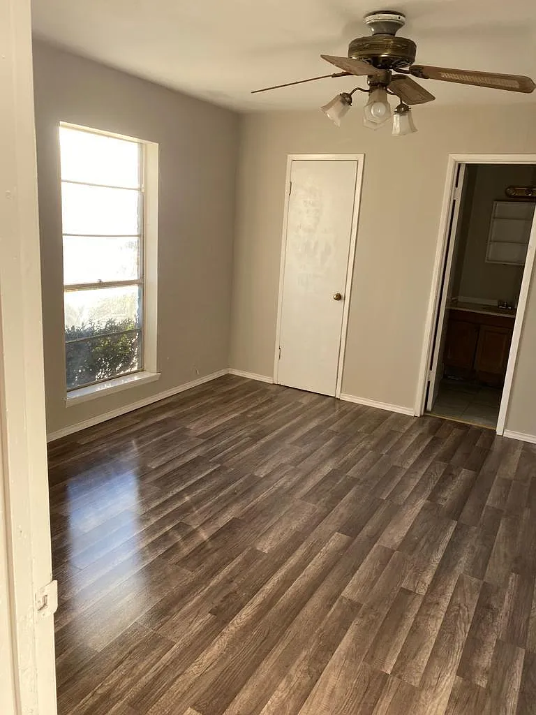 3 bed, 1277 sqft, $1,795 — Photo 2