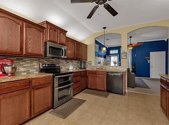 3rd image of 5708 Parkview Hills Ln