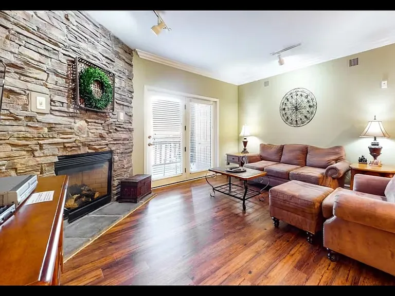 215 Woliss Ln #103 — Photo 20