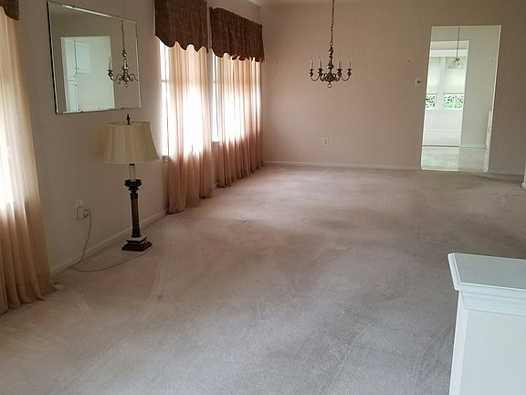 Foyer/Living area