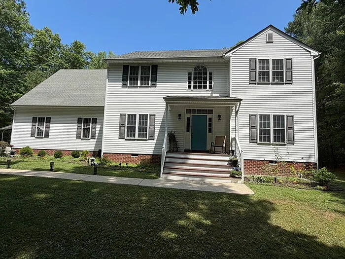 4 bed, 2.5 bath, 2910 sqft, $3,500 — Photo 2