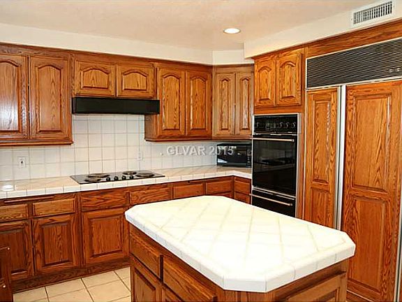 5th image of 3167 Bel Air Dr