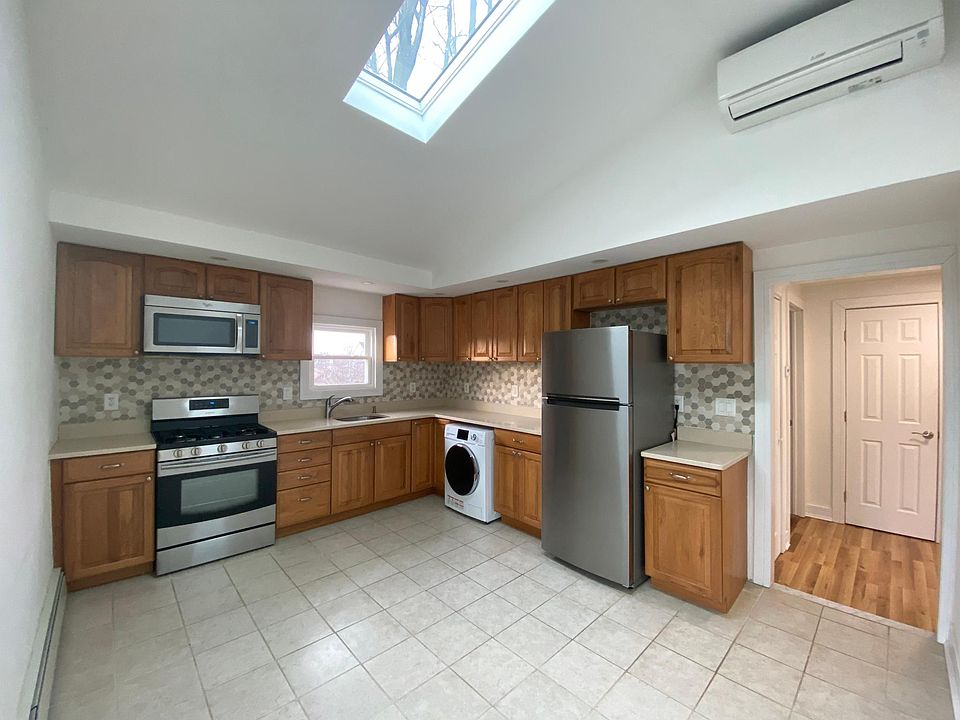 1st image of 2-157 Livingston Ave #2