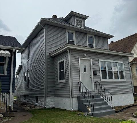 2nd image of 3815 Grand Blvd