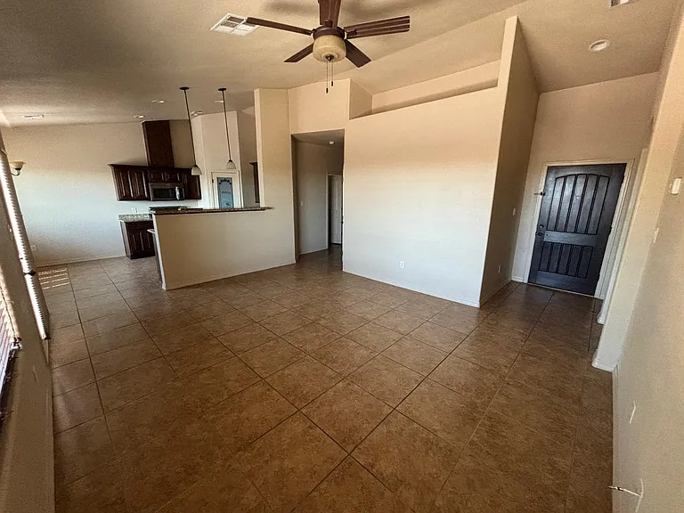 1427 N Avenida Serenidad Ave — Photo 3