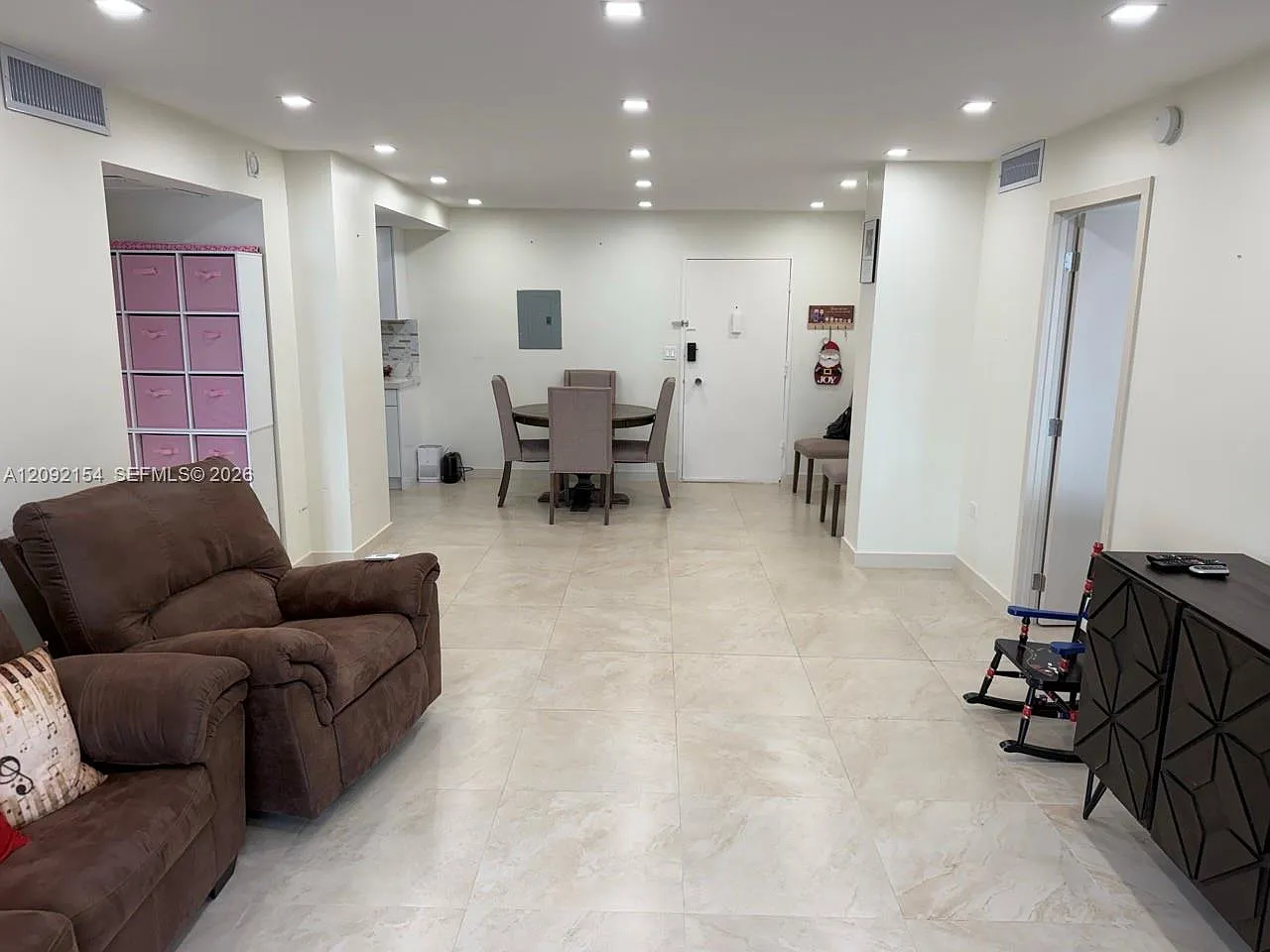 Oceanside Plaza Condo — Photo 3