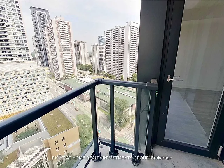 159 Wellesley St E #1401 — Photo 19