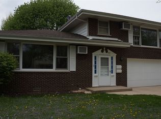 434 Edwards Ave APT 2, West Dundee, IL 60118